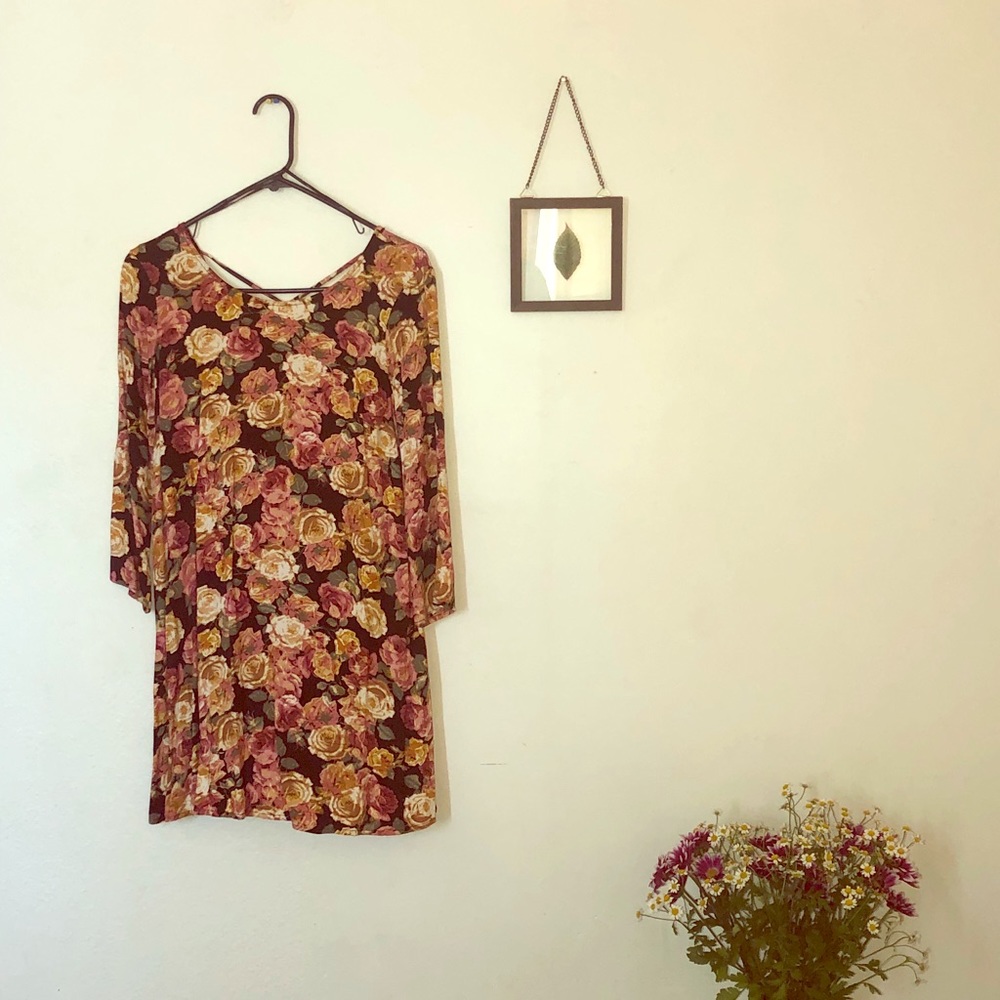 Long sleeve, floral print mini dress!